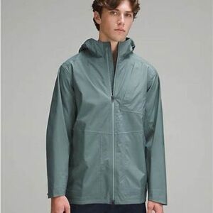 lululemon athletica Men's Green Raincoat